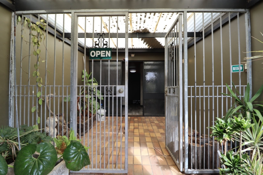5 Bedroom Property for Sale in Kabega Park Eastern Cape